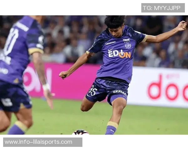 比勒费对决分析与战术解析全方位解读赛事精彩瞬间